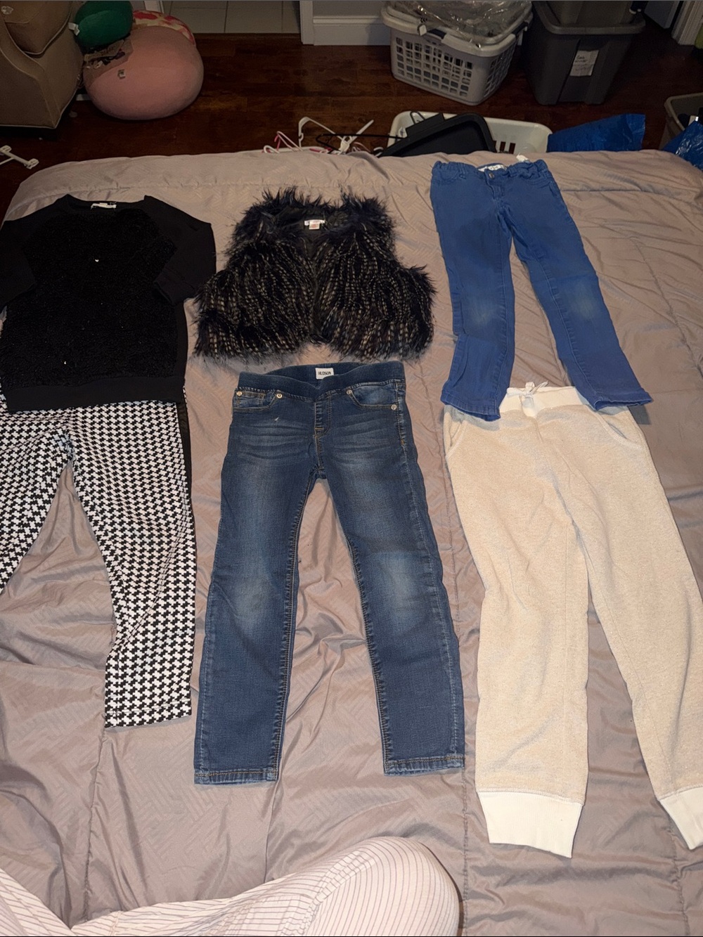 Girls fall/winter size 6 clothes